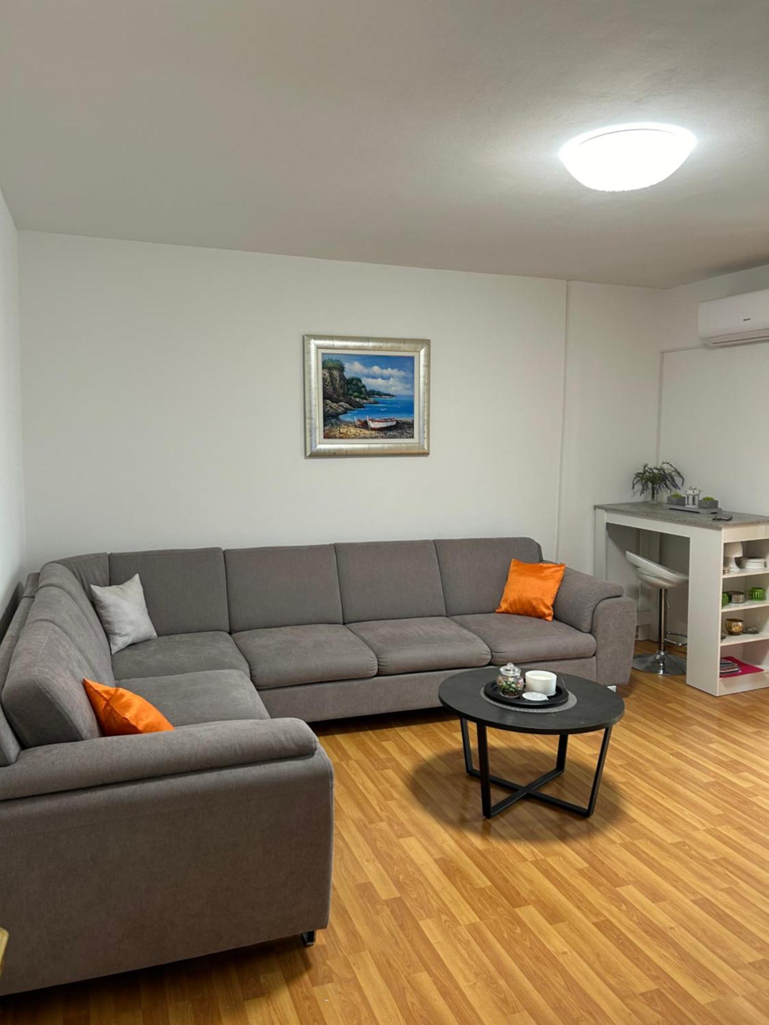 Garden Apartment Dina With Free Parking Split Exterior photo